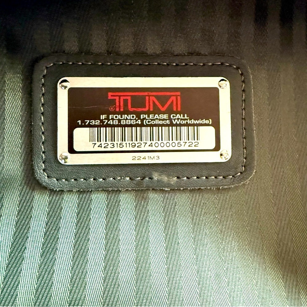 VTG 2241M3 Tumi Alpha 2 Wheeled Large Garment/Suitcase Travel Bag - Picture 12 of 16